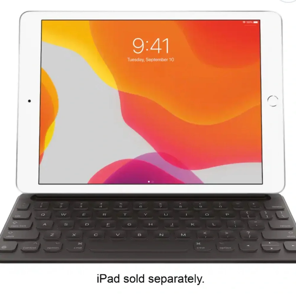 Apple Smart Keyboard Folio in Black